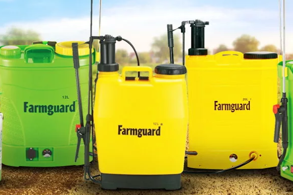 Baterai Vs. Penyemprot ransel pompa manual